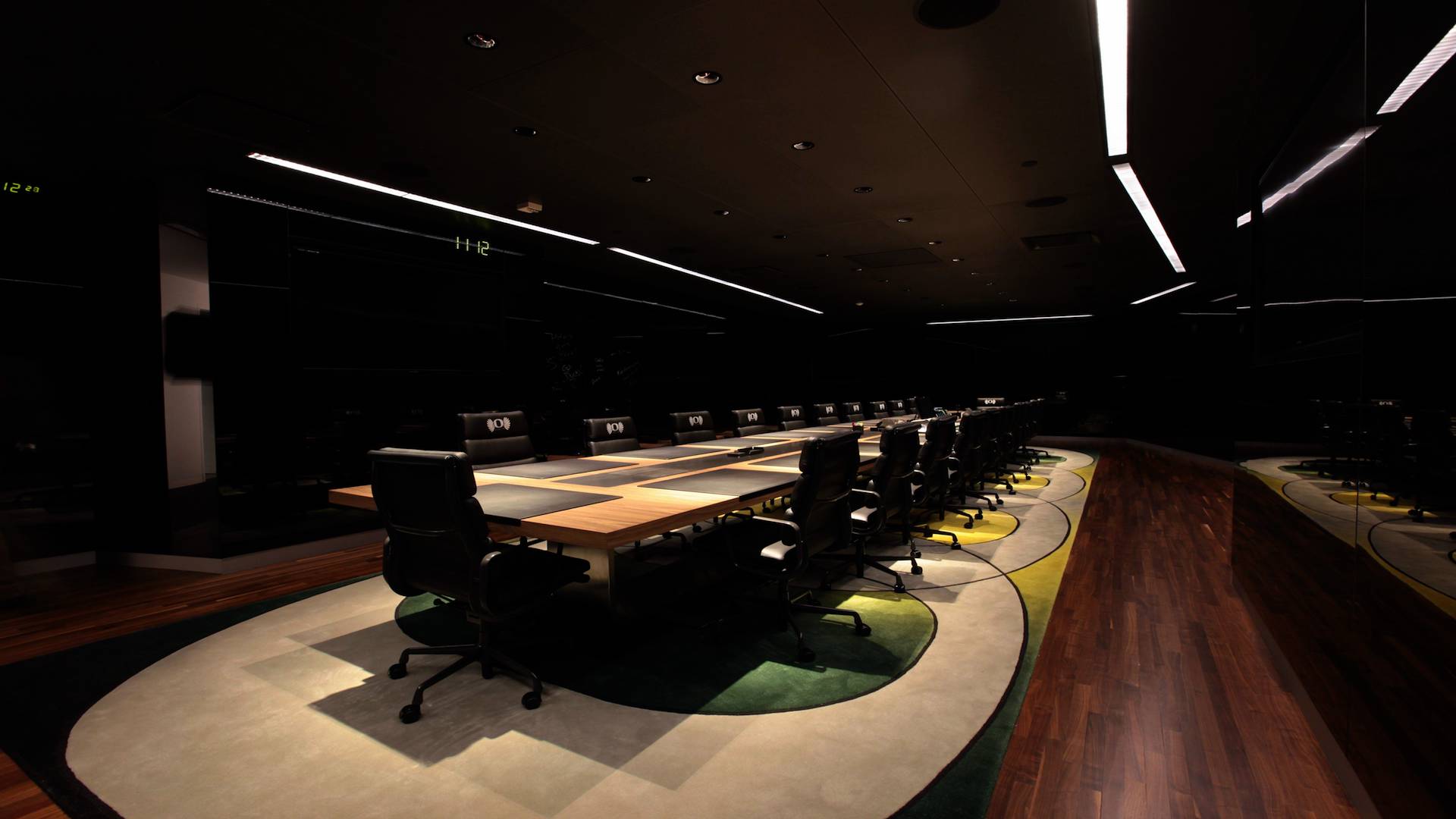 conference-room-design-contemporary-interior-with-light-outstanding-table-brown-wooden-long-rectangular-meeting-along-black-backrest-leather-chair_unusual-table-lamps